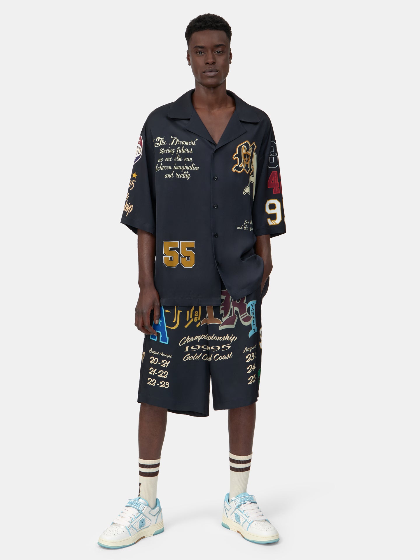 CAMISA DE CAMPAMENTO GRANDE CON PATCH DE VARSITY - Negro