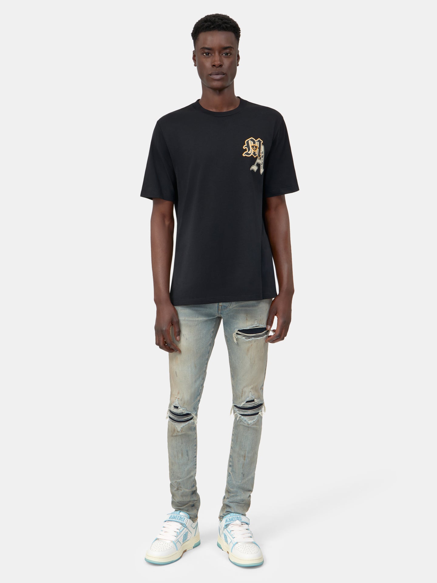 CAMISETA CON PATCH DE VARSITY - Negro
