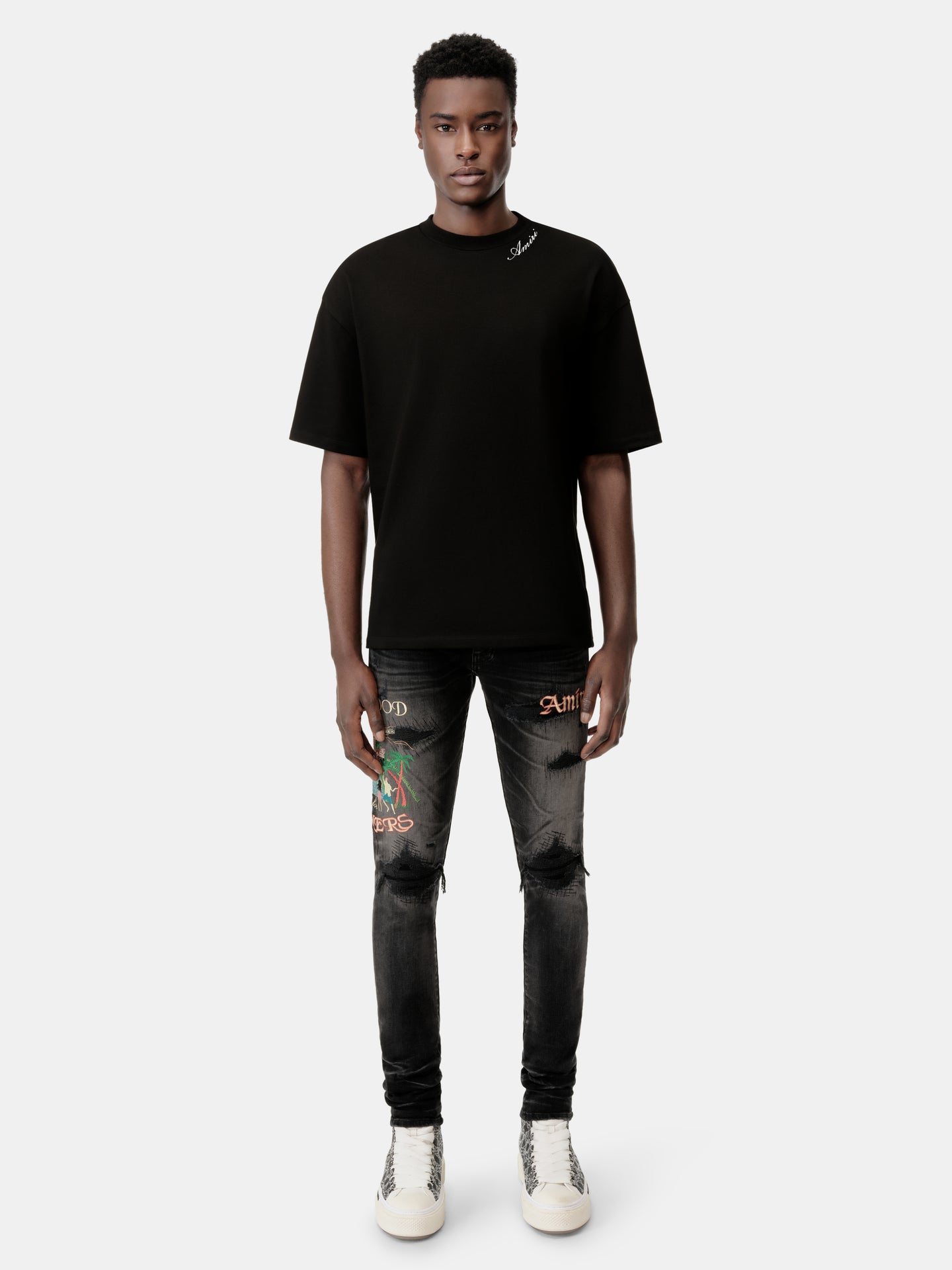 CAMISETA AMIRI SCRIPT SKATER - Negro