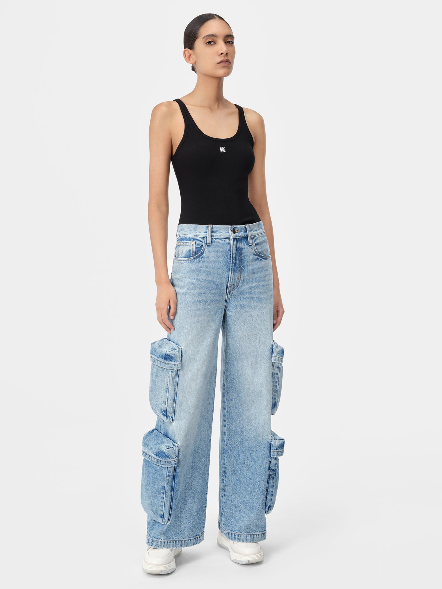 MUJER - TOP DE MANGA CORTA EMBROIDERADO CON RIBETES PARA MUJER - Negro