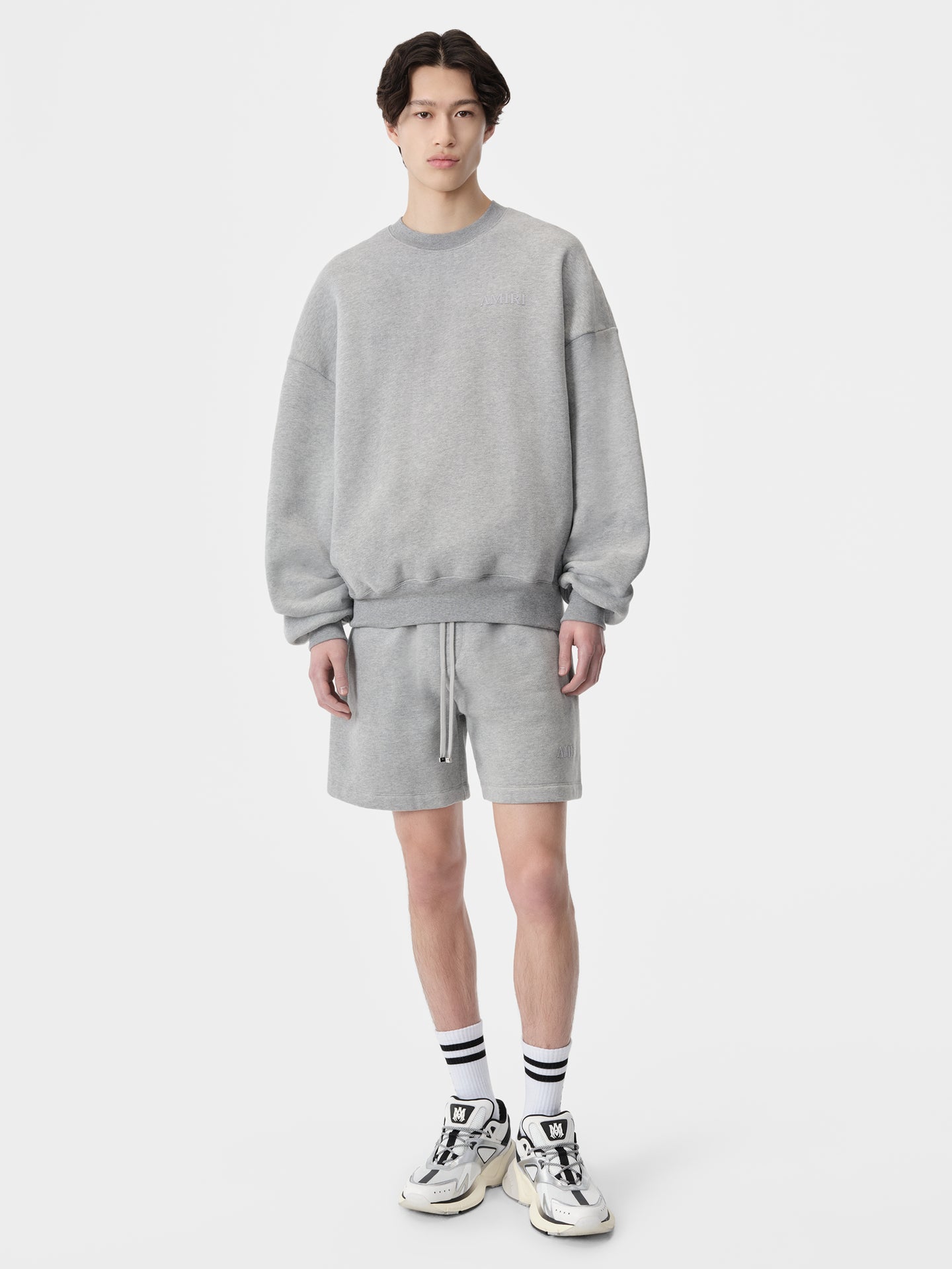 PANTALÓN CORTO EMBROIDERADO AMIRI - Gris